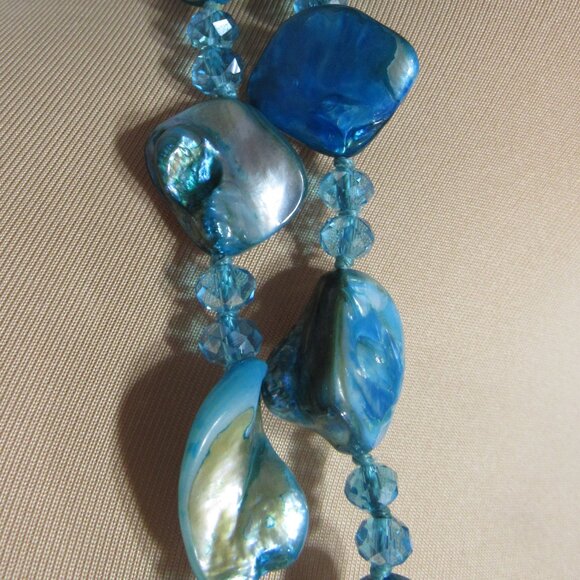 SEA SHELLS AND STONES LONG BLUE NECKLACE BUNDLE IN MY CLOSET - Picture 10 of 10